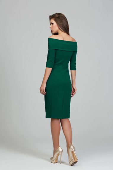 Зеленое платье с открытыми плечами - 3