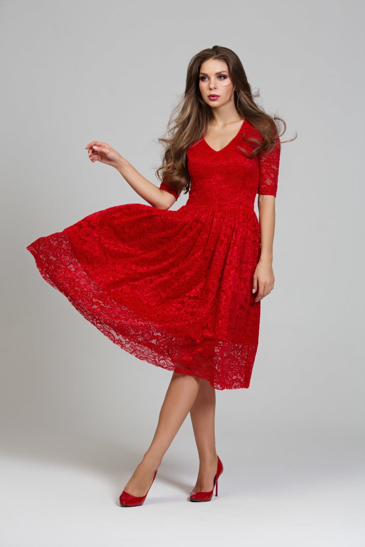 Красное платье для торжества