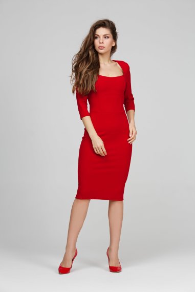 Красное платье футляр с глубоким вырезом декольте - 3