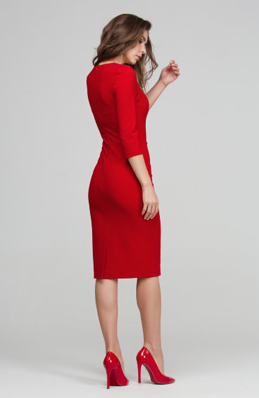 Красное платье футляр с глубоким вырезом декольте - Красное платье футляр с глубоким вырезом декольте